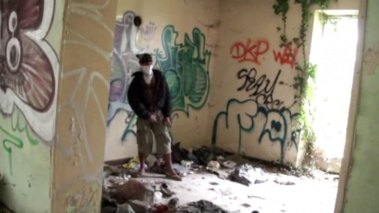 Crunch Boy: 2 Straight Boys masturbują się swoimi (2 sceny w 1)