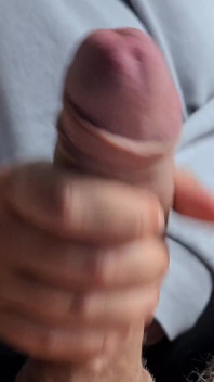 Lekker in De Avond Mijn Man Aftrekken Op De Bank Close-up