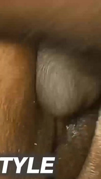 sanvli kaala larka aur sanvli kaali larki ek doosre ko chod rahi hai