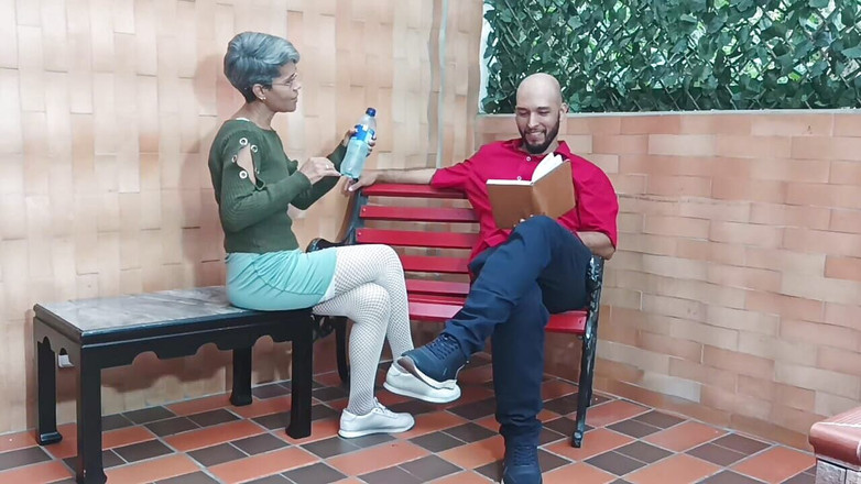 Swingersamateur40: Salgo a la calle con mi padrastro y lo follo...