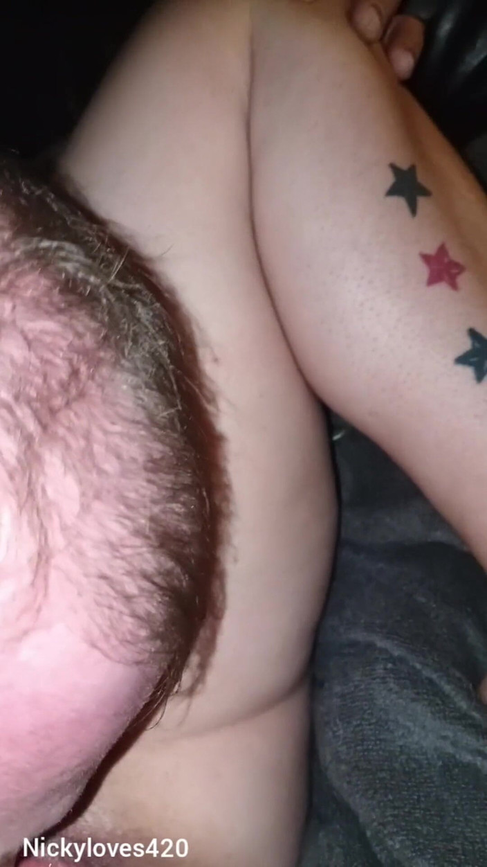 Nickyloves: मेरी मलाईदार चूत वीर्य से भरी हुई है