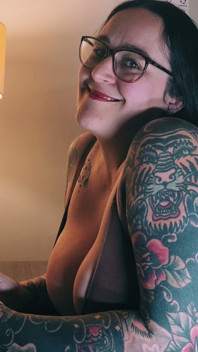 Patronumun yaramaz ofis orta yaşlı seksi kadın rolü hakkında fantezi kuruyorum