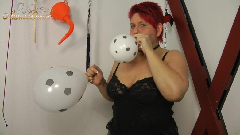 Anna Devot: Balloon BBW football time