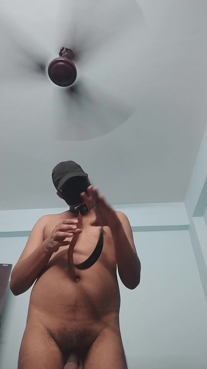 Ronit: Il ragazzo indiano del college gay ha bisogno del master