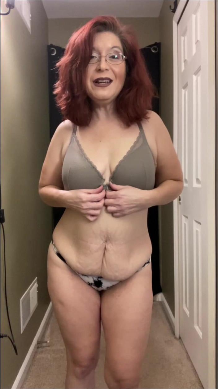 Elianna: 射在ellie的奶子上