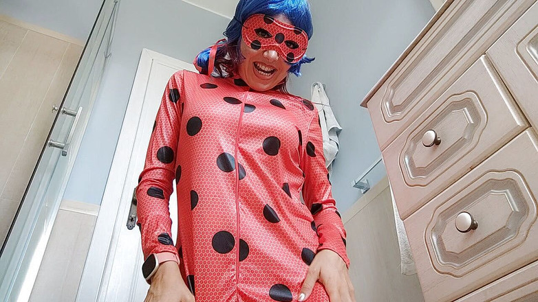 savannahamatoriale: Zvednutá ruka pro nahou berušku!