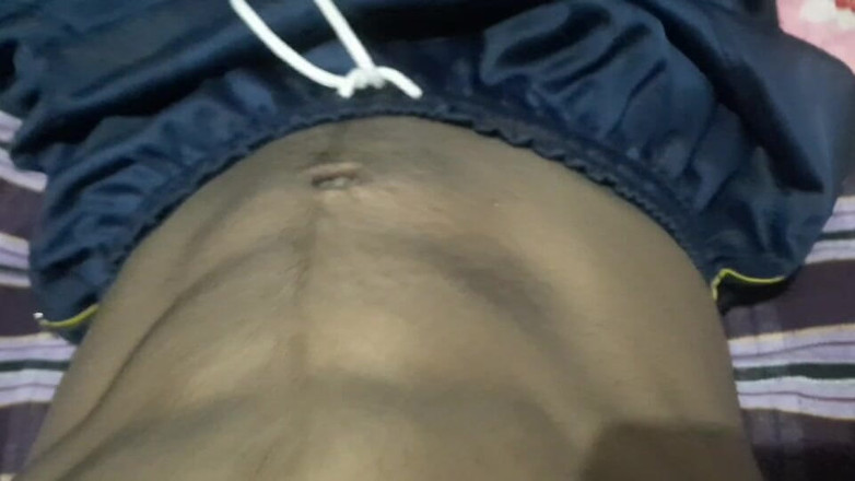 Wheyincognito: Une fille de 18 ans à la bite poilue se fait baiser