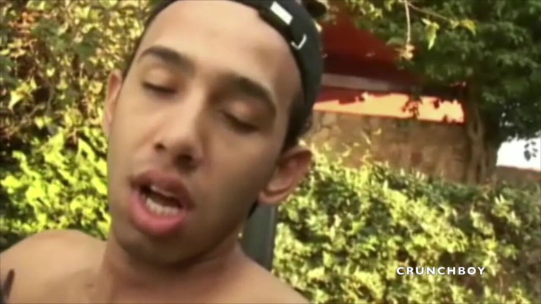Latino Fucker: 2つの若いbisexラテン系弄のための喜び
