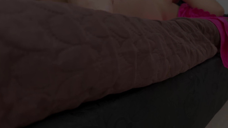 NaughtyColombia: Krásná dívka masturbuje a myslí na svého milence