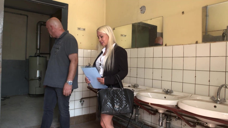 German Porn: Una scopata a tre con una hit teen e una...