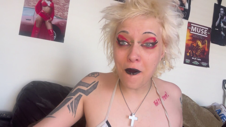 Glitterqueen1999: Custom) Scraping My Tongue for the Boy That Likes Me
