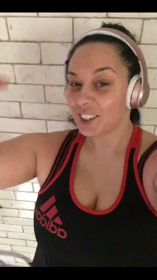 Anastasia Lux: 체육관에서 운동... 웨이트 전에 심장과 예 나는 일주일에 5 번 훈련 2 시간 각 세션