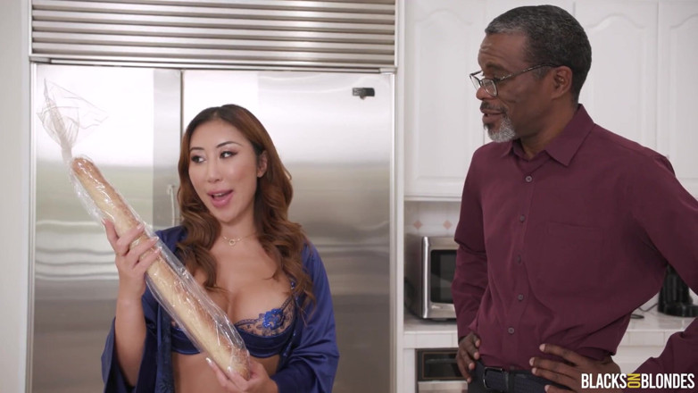 Blacks On Blondes: Dogfart Nicole Doshi Eats a Meat Baguette