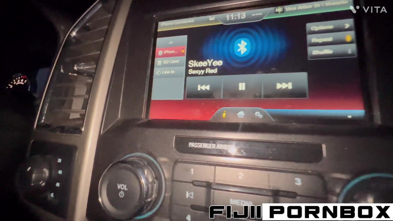 Fijii pornbox: Min styvdotter är strippa nu är hon analporrstjärna