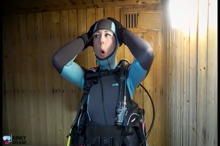 UKCuteGirl Lucy Lauren: Scuba Agent Lucy Returns Underwater Diver Searches for Secret Device