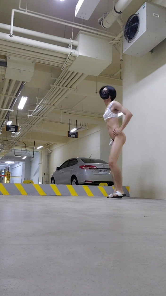 NotAFuta: दिखाविस्ट के रूप में मेरी नई सी-स्ट्रिंग आजमाना:d