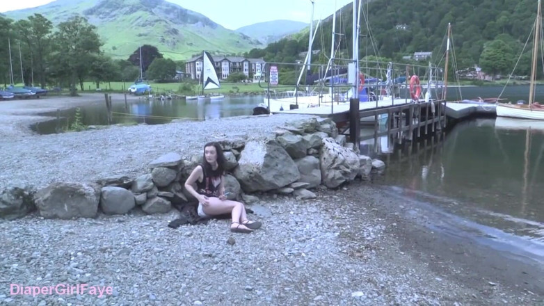 Her Kink UK: Piss Soaked by the Pier