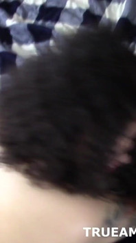 戴眼镜的大头发女孩吹箫并被阴道性交