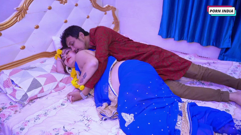 Porn India Studio: 夫とのロマンチックなホットな結婚式の夜のセックス