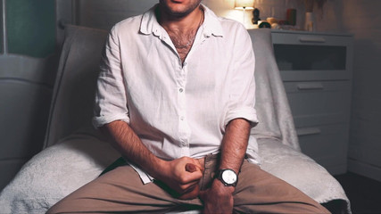 NoelDero: Noel dero si pria tampan dengan gaun jadul lagi asik...