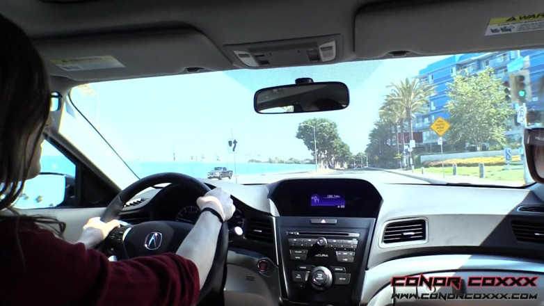 Horny Household: La matrigna premia il figliastro con un in auto