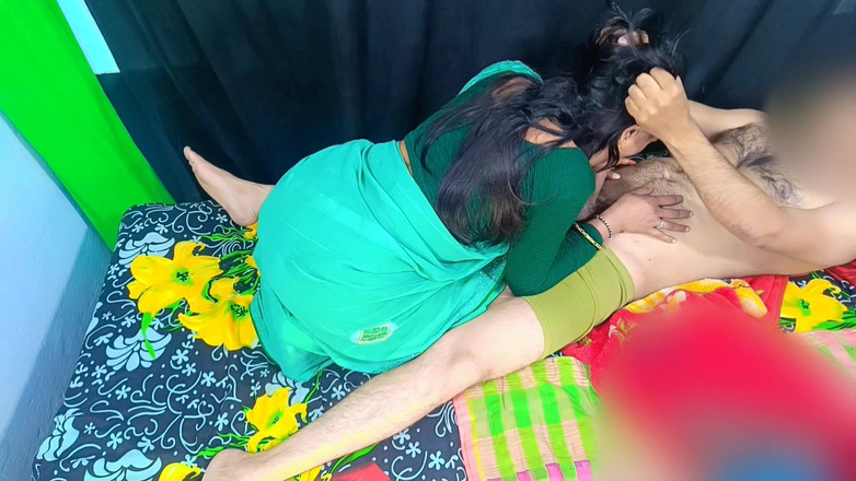 Beatricee: Sehr heiße frisch verheiratete desi indische babhi war erster tiem-sex...