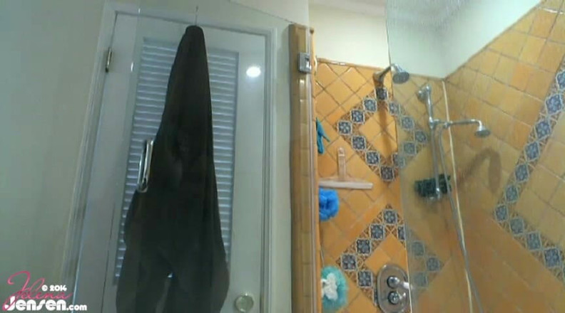 Jelena Jensen: Jelana Jensen ducha masturbación
