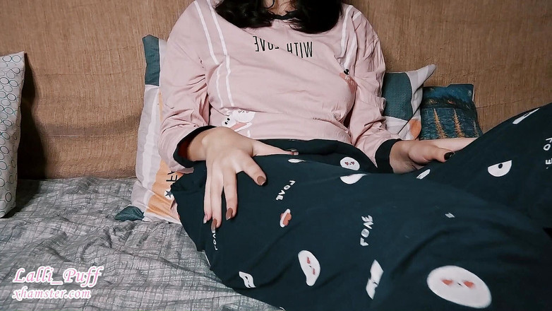 Lalli_Puff: Masturbazione ravvicinata fatta in casa con vibratore fino all'orgasmo