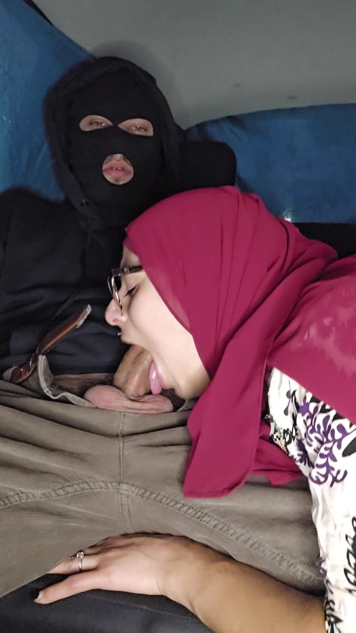 MiaNIqab: 11. Deepthroat in the Car Submissive Arab Wife Mia Niqab