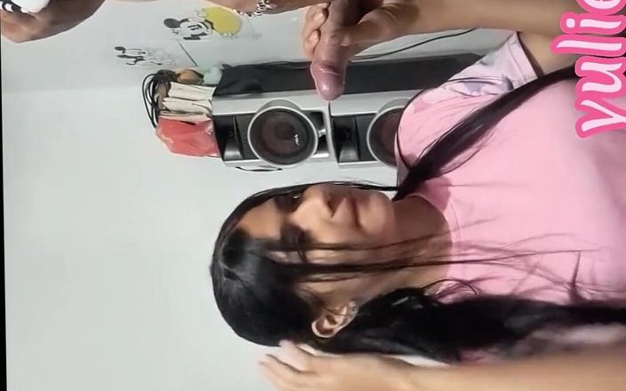 Yulieth Gomez: 섹스의 대가로 사진작가에게 제안하는 음란한 콜롬비아 여성