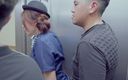 Perv Milfs n Teens: 饥渴的中国乘员电梯动作 - 变态熟女 n 青少年
