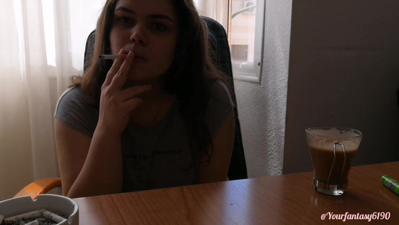 Your fantasy studio: Café e um cig comigo