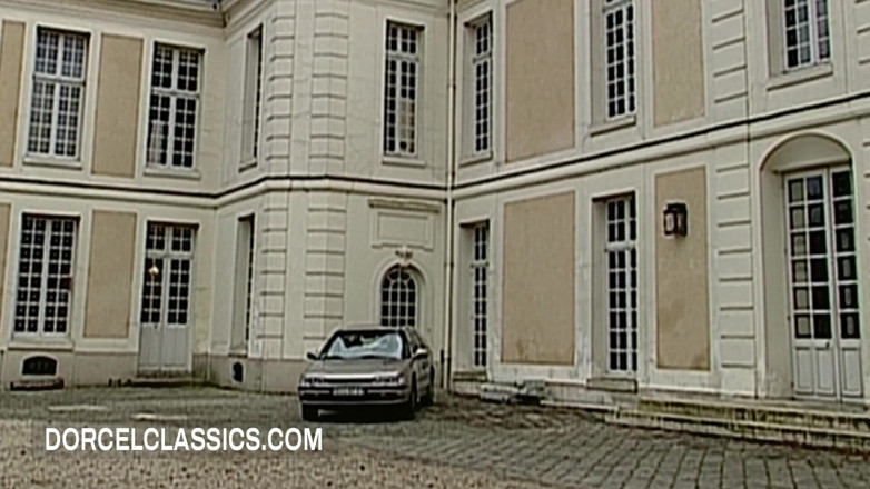 Dorcel classics: Secret anal date in the parking
