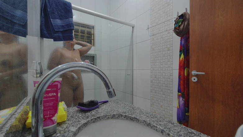 Mattos Movies: Camera on Hot Stepcousin in the Shower - I Can’t Wait...