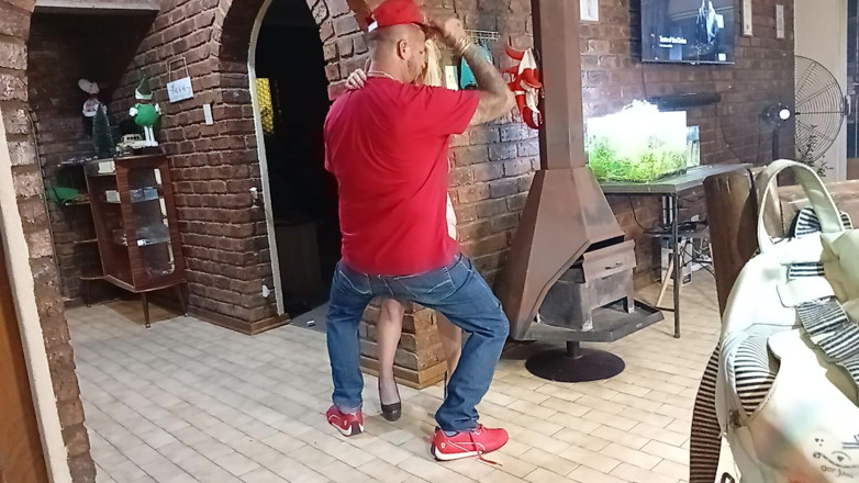 18blondteen: Nachytal jsem mého manžela, jak podvádí s levnou prostitutkou