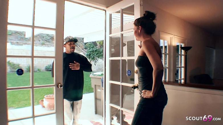 Full porn collection: Děvka milfka Sky dostane překvapivou návštěvu a je natočena při...