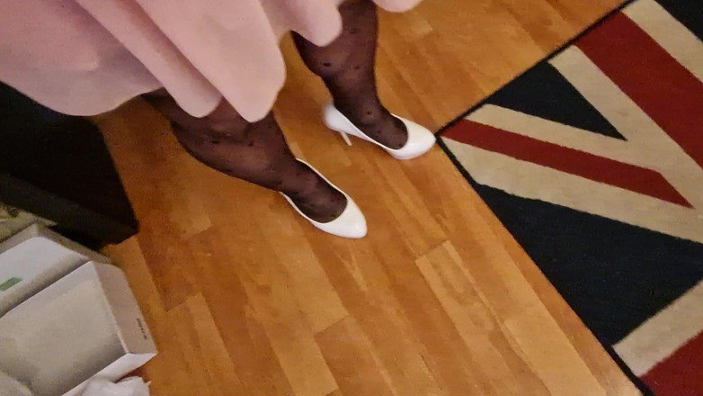 Milosbroz: Trio sexy cu tocuri înalte, plimbându-se pe ascuns în colanți și jucându-se cu...