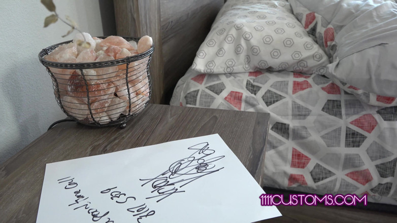 1111CustomsXXX: Máy bay bà già vú bự katie morgan nảy trên...