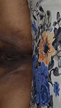Bhabhi Kavita melancap di rumah bersendirian