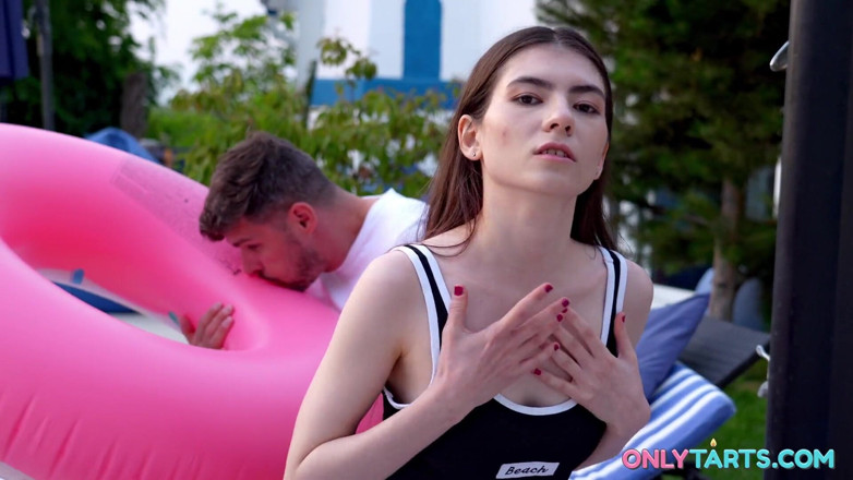 Only Tarts: Hot Summer Threesome - Stepbrother Shares Stepsister's Pussy with Friend
