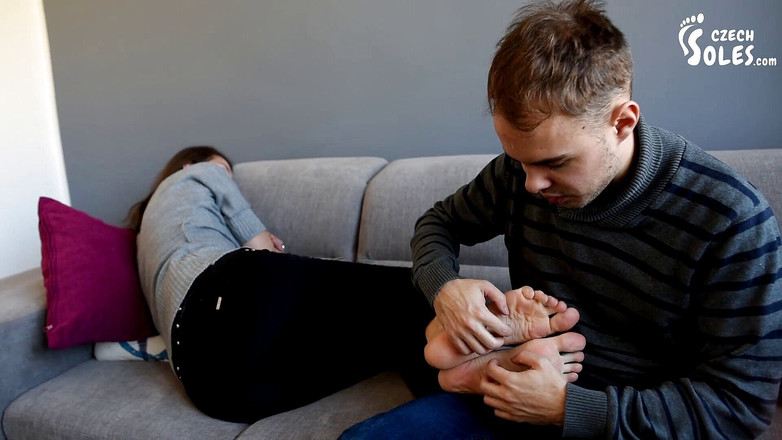 Czech Soles - foot fetish content: Ayaklarını bana ver, yoksa seni gıdıklayacağım!