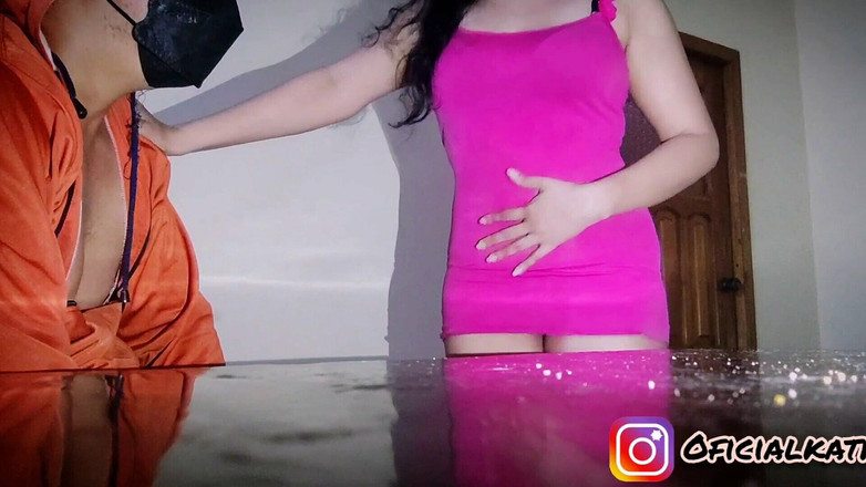 katha: Madrasta tesuda seduz seu enteado para transar com seu pau...