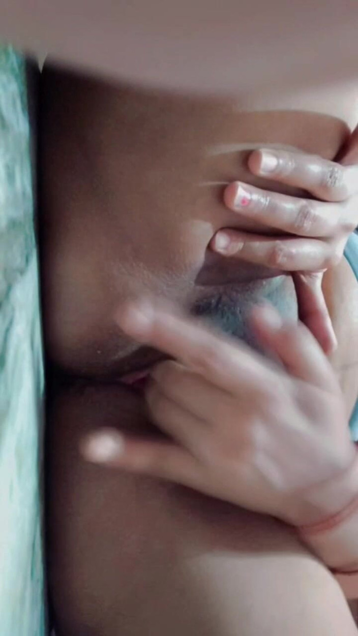 Sonisinghh: 私はあなたのために私の猫で遊ぶために戻ってきました