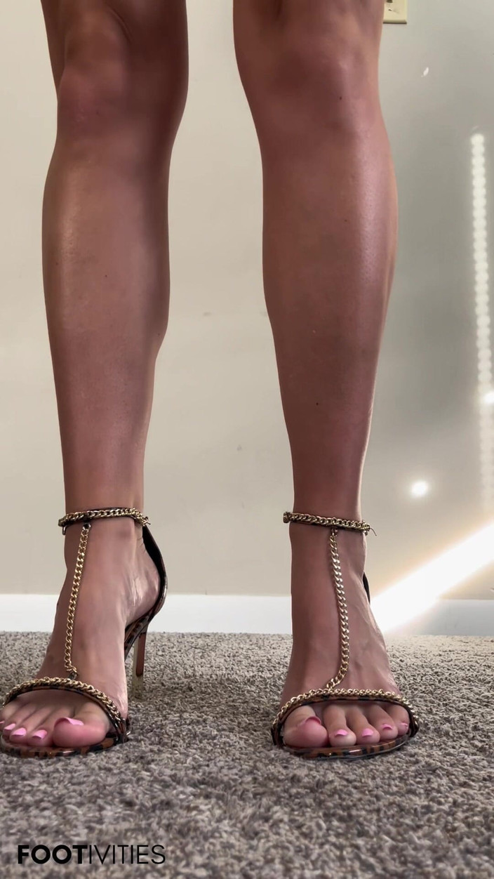 footivities: Femdom, Commis À Chaussures, Coaching Masturbatoire Par Les Pieds D’ivys