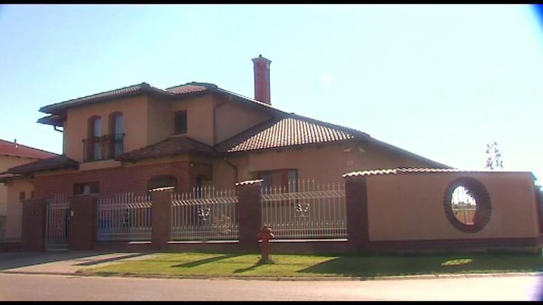 Romance with Love: 与美丽的色情明星的 3 小时粗暴肛交