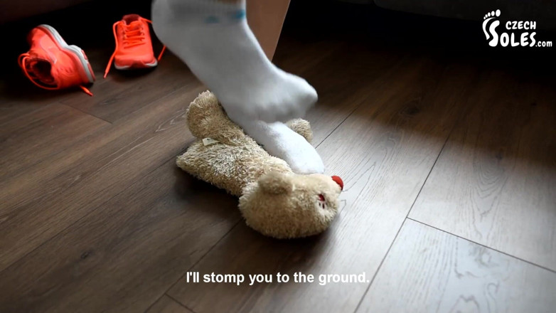 Czech Soles - foot fetish content: Daniela řádí medvědem!