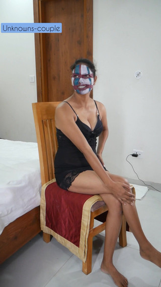 the last man: 彼氏は女の子に彼のペニスを吸わせるのが大好き