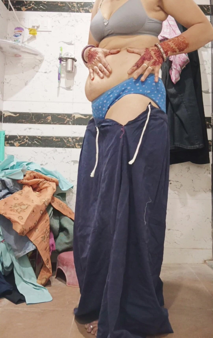 Priyahot77: Priya Bhabi Morning Hot Big Ass Show