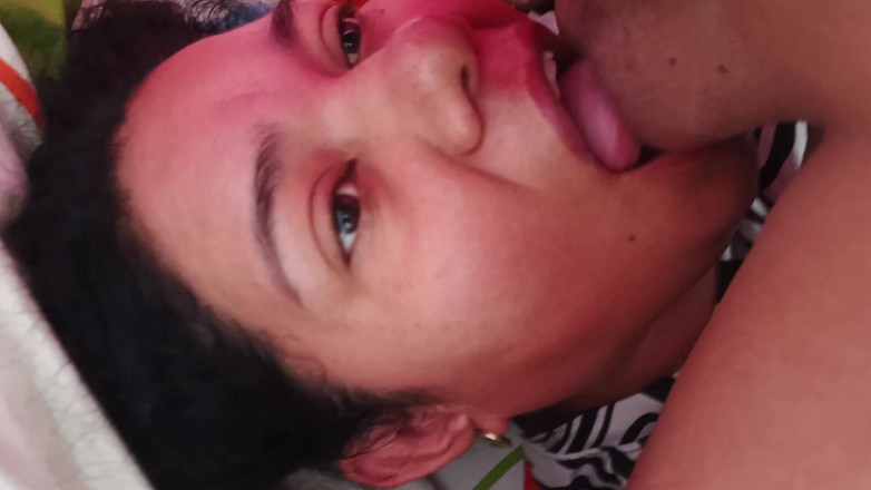 Couple amateur: Sucking Cock