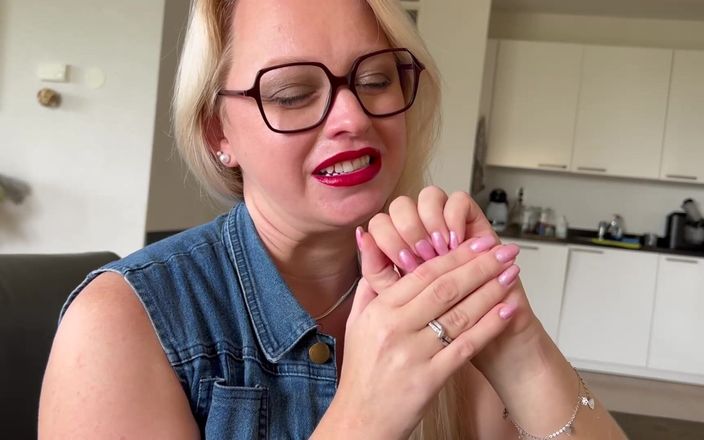 Anna Lynx: Unghie lunghe che digitano il feticcio asmr